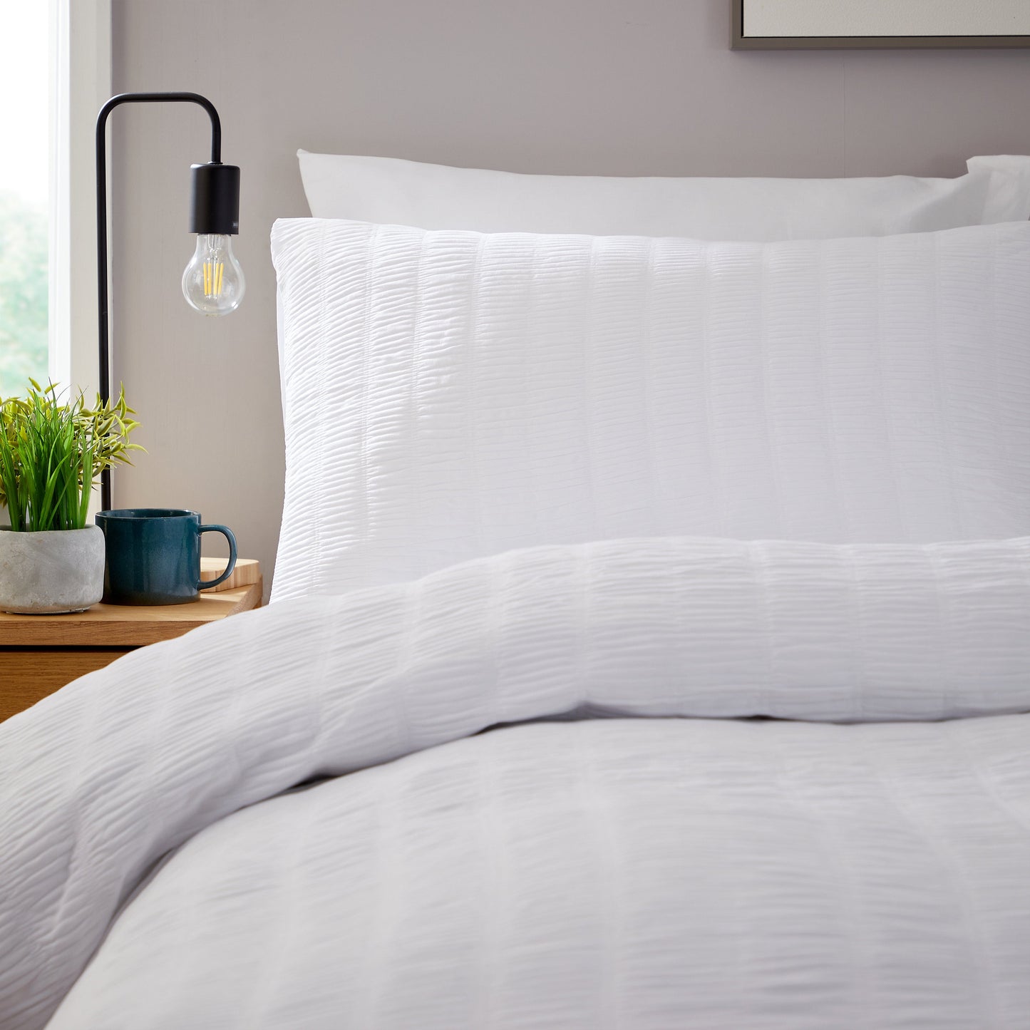 White Microfibre Duvet Cover Set with Pillowcases