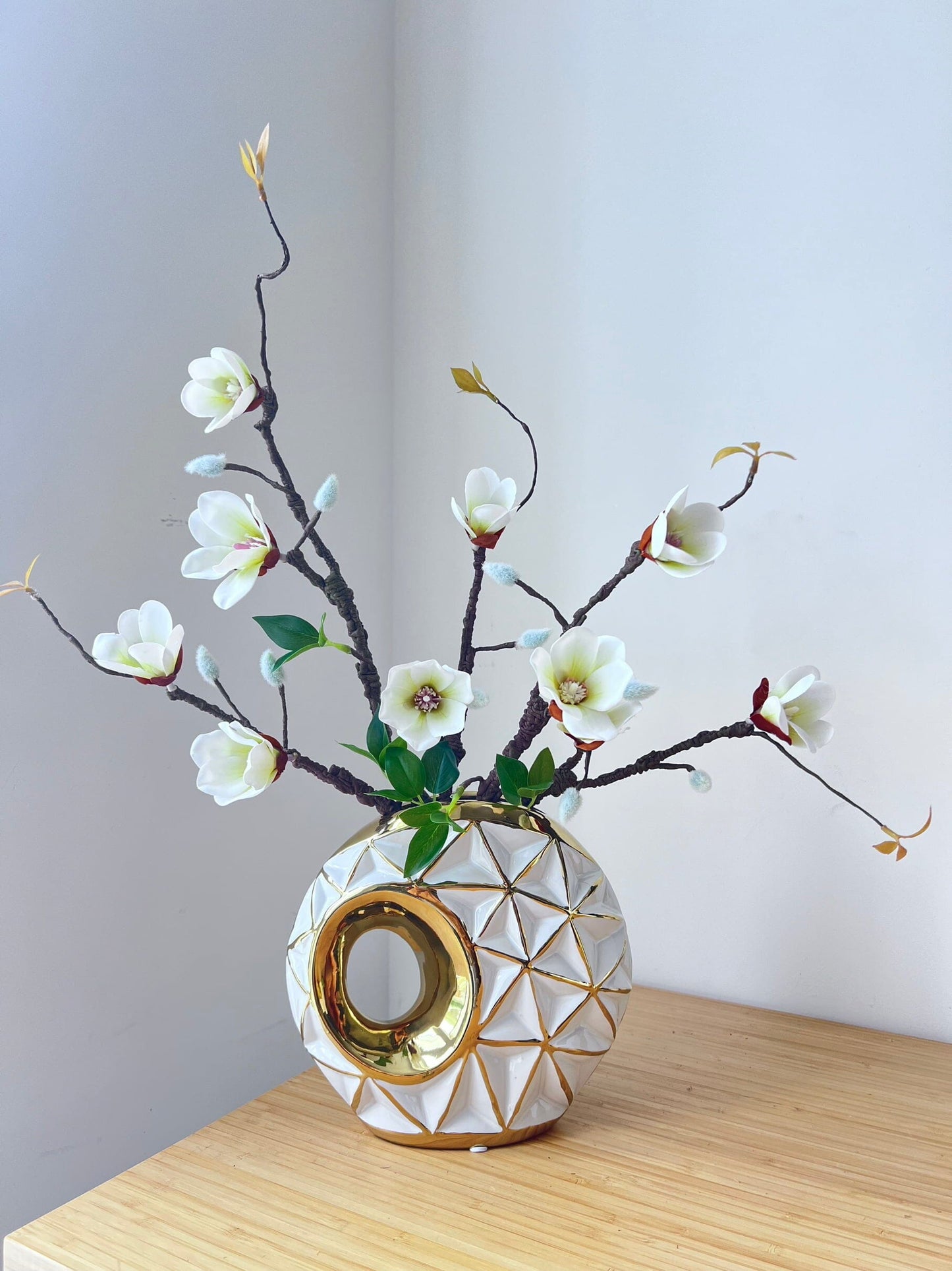 Faux Magnolia Flowers Arrangement Artificial Flora High Class Touch - Home Decor