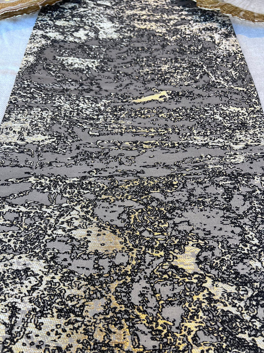 Gold and Silver Table Runner with Tassels Table Runner High Class Touch - Home Decor