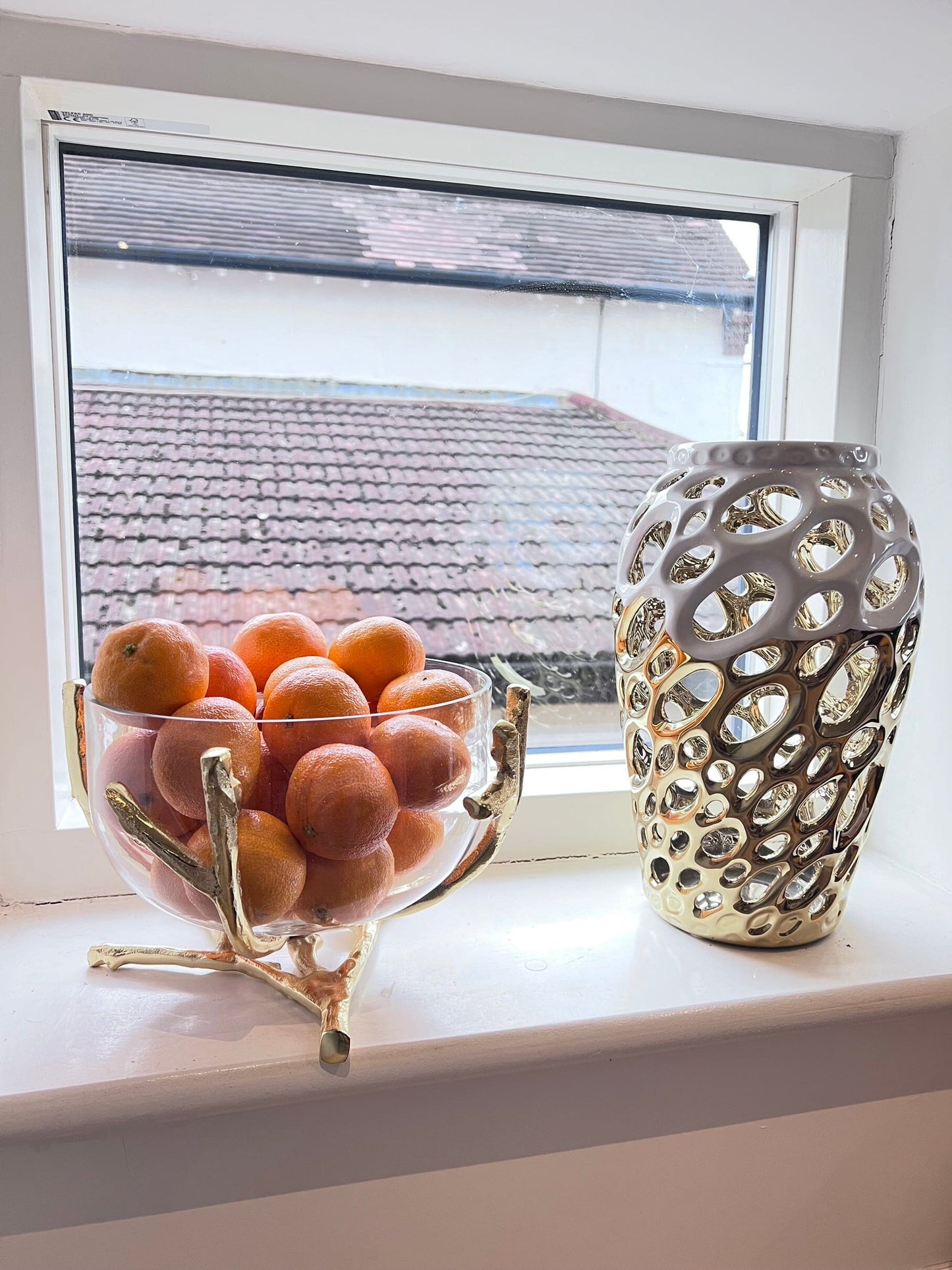 Porcelain Vase with Gold and White Insert Design Vases High Class Touch - Home Decor
