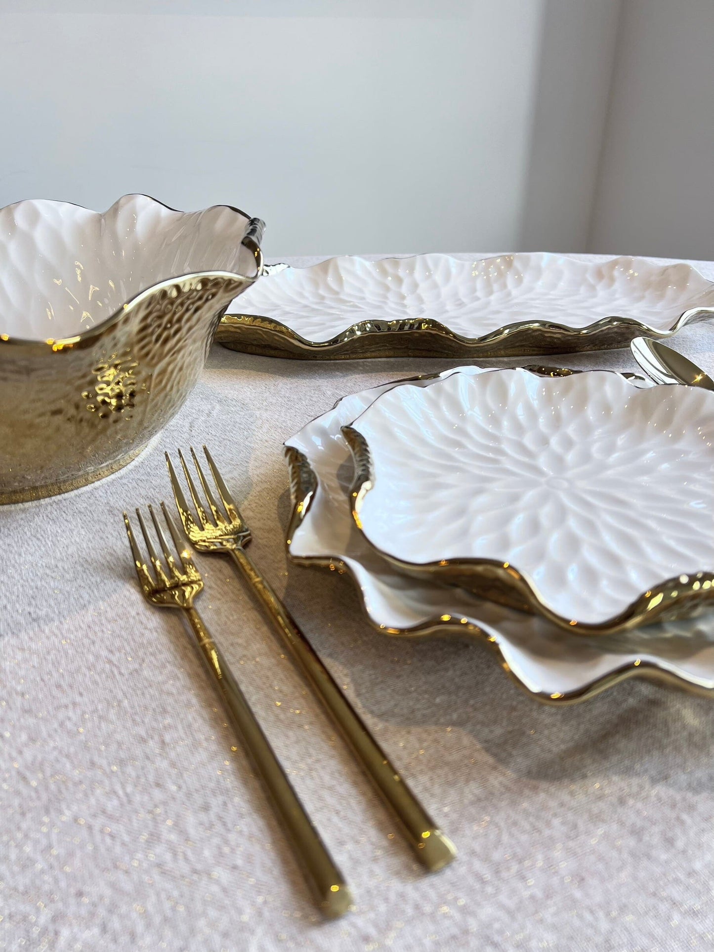 White and Gold Dinner Set New Bone China Gold Scalloped Edge Dinnerware Sets High Class Touch - Home Decor