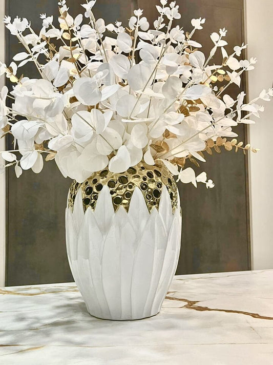 White and gold porcelain vase Vases High Class Touch - Home Decor 