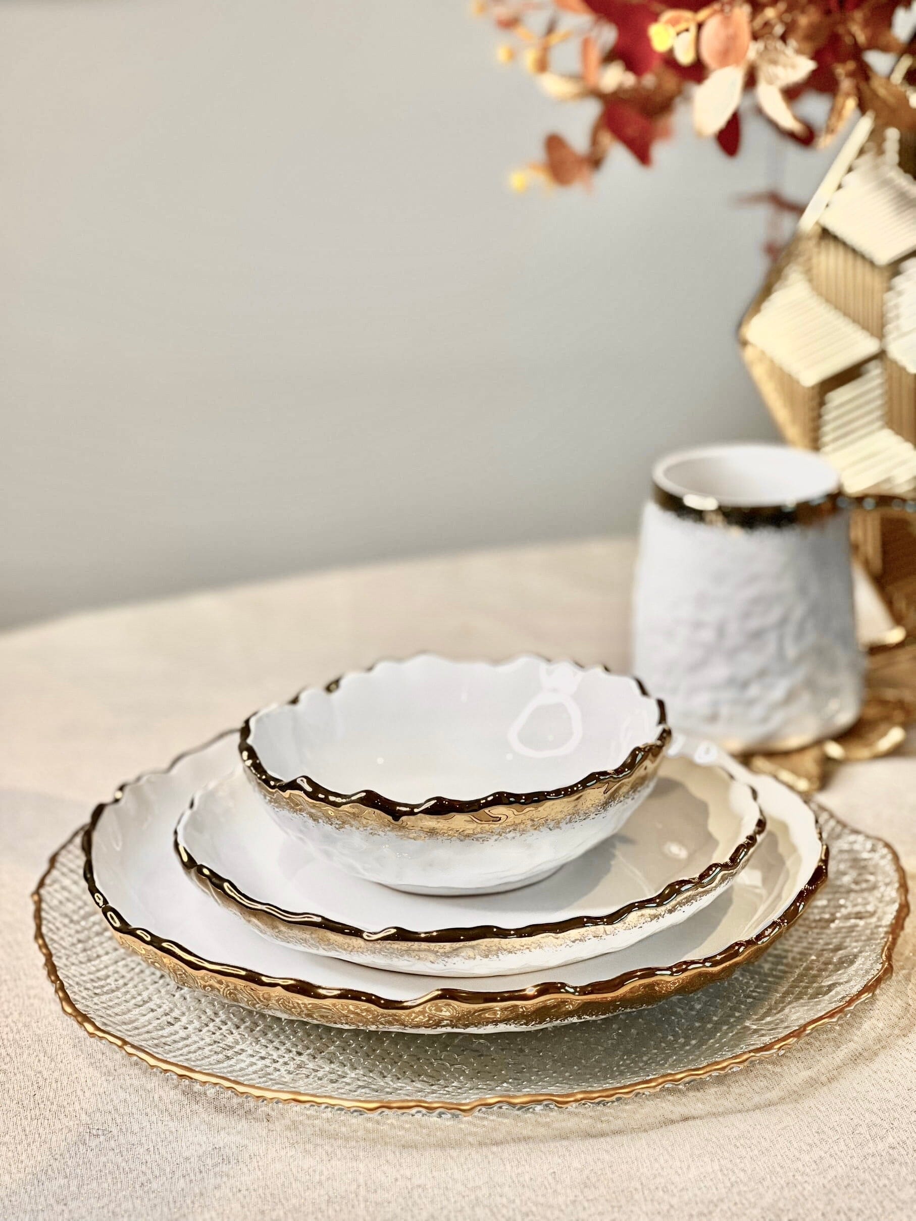 White Dinner Set Gold Scalloped Edge Design Dinnerware Sets High Class Touch - Home Decor