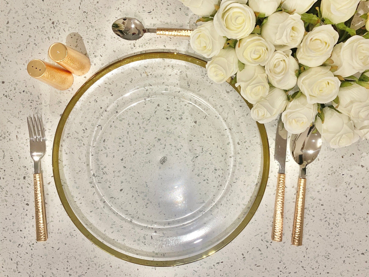 Set Of 4 Clear Chargers With Gold Rim Charger plates High Class Touch - Home Decor