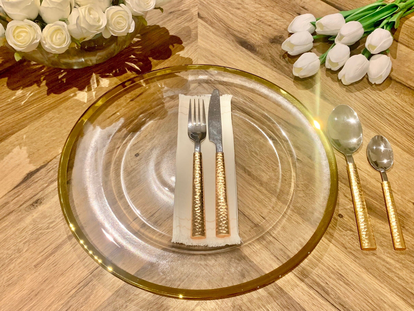 Set Of 4 Clear Chargers With Gold Rim Charger plates High Class Touch - Home Decor 