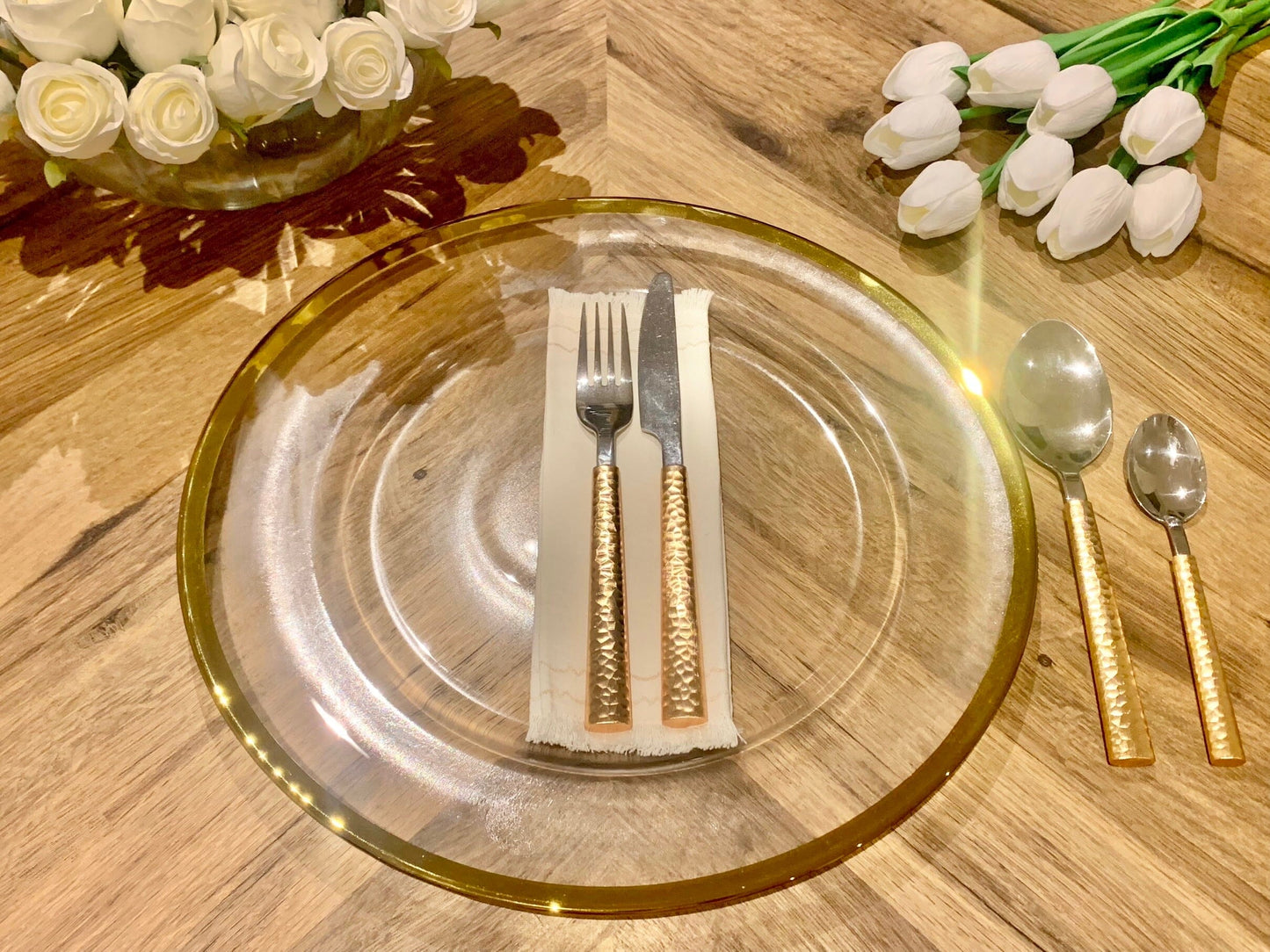 Set Of 4 Clear Chargers With Gold Rim Charger plates High Class Touch - Home Decor
