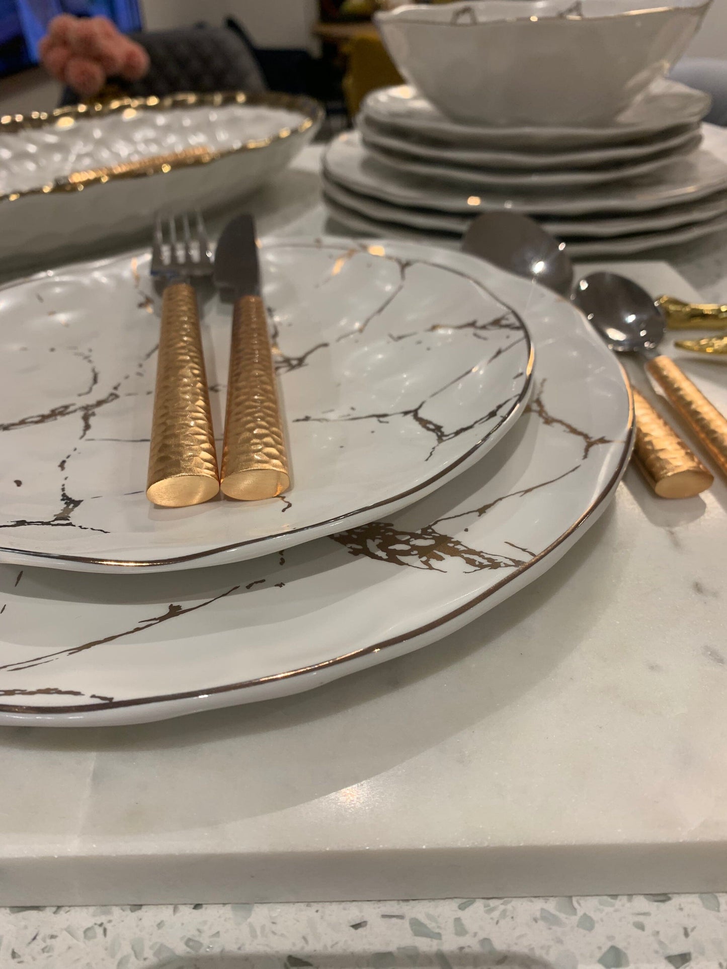 Set Of 4 White Porcelain Dinner Plates With Gold Design Plates High Class Touch - Home Decor