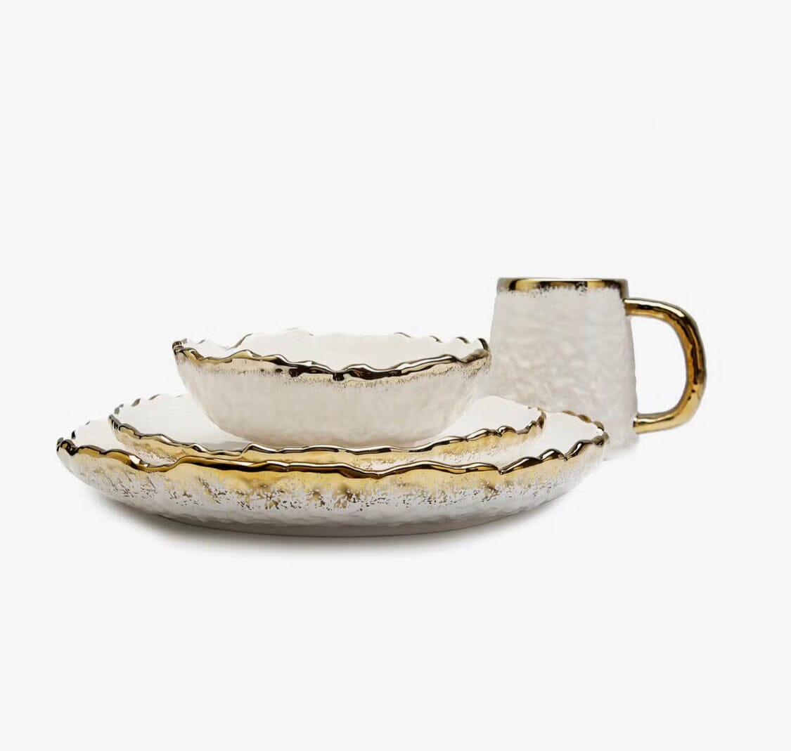 White Dinner Set Gold Scalloped Edge Design Dinnerware Sets High Class Touch - Home Decor