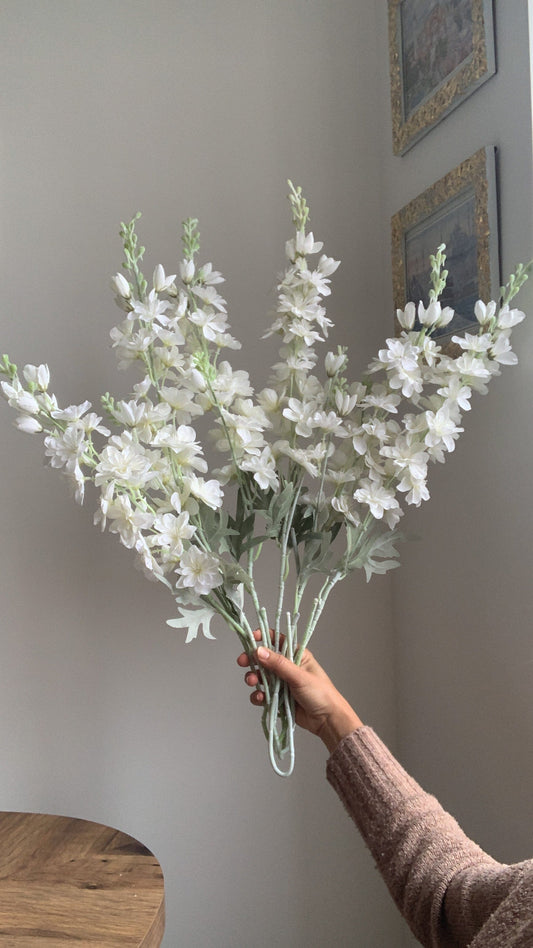 White Flowers Arrangement Artificial Flora High Class Touch - Home Decor 