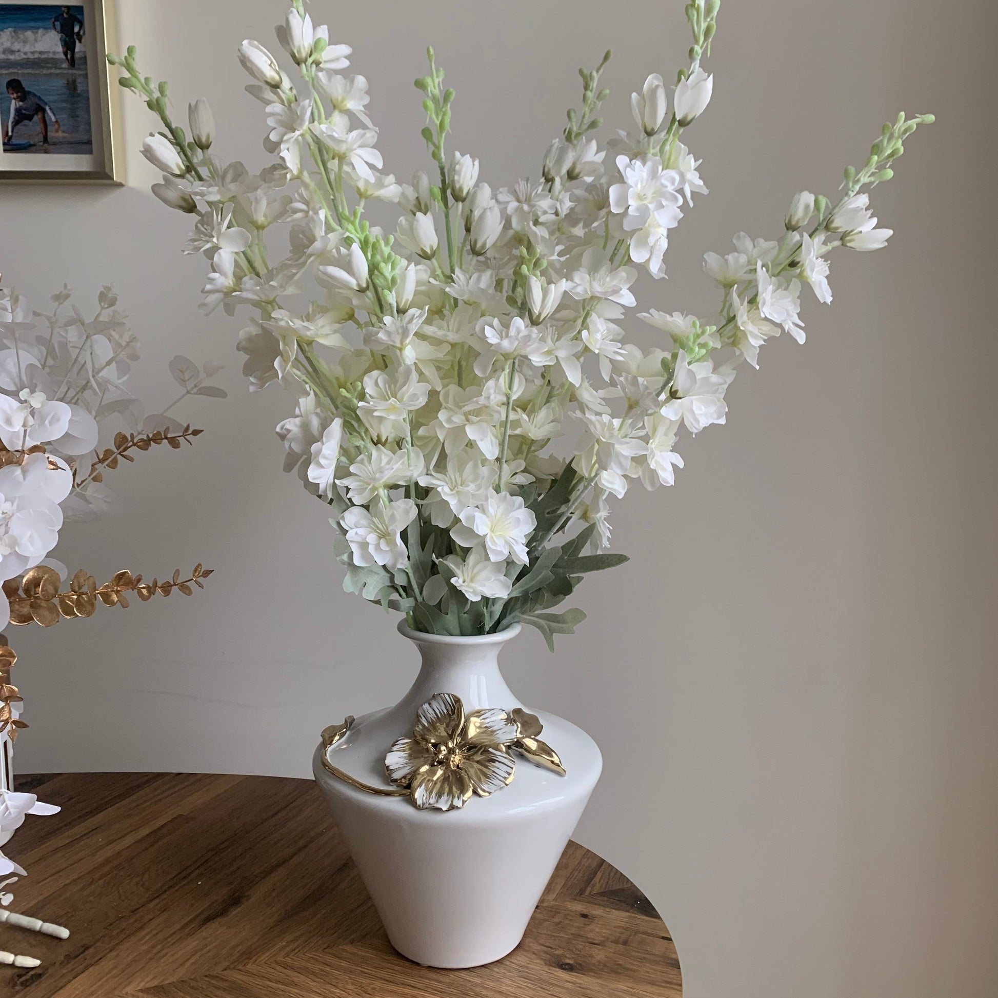 White Flowers Arrangement Artificial Flora High Class Touch - Home Decor 