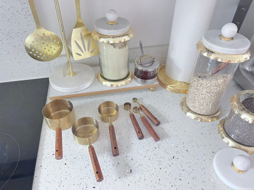 8 Gold Measuring Cups and Scoops with Wooden Handle Set Cutlery High Class Touch - Home Decor 