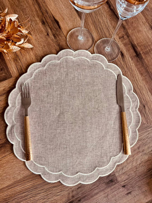 Scalloped Round Table Placemats Set of 4