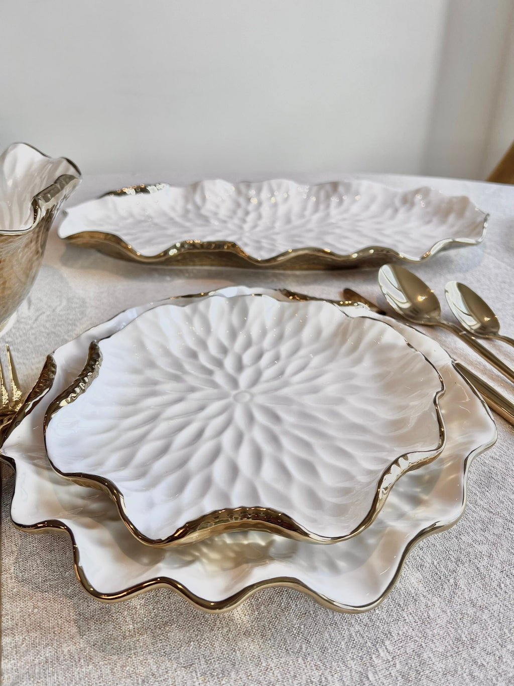 White and Gold Dinner Set New Bone China Gold Scalloped Edge Dinnerware Sets High Class Touch - Home Decor 