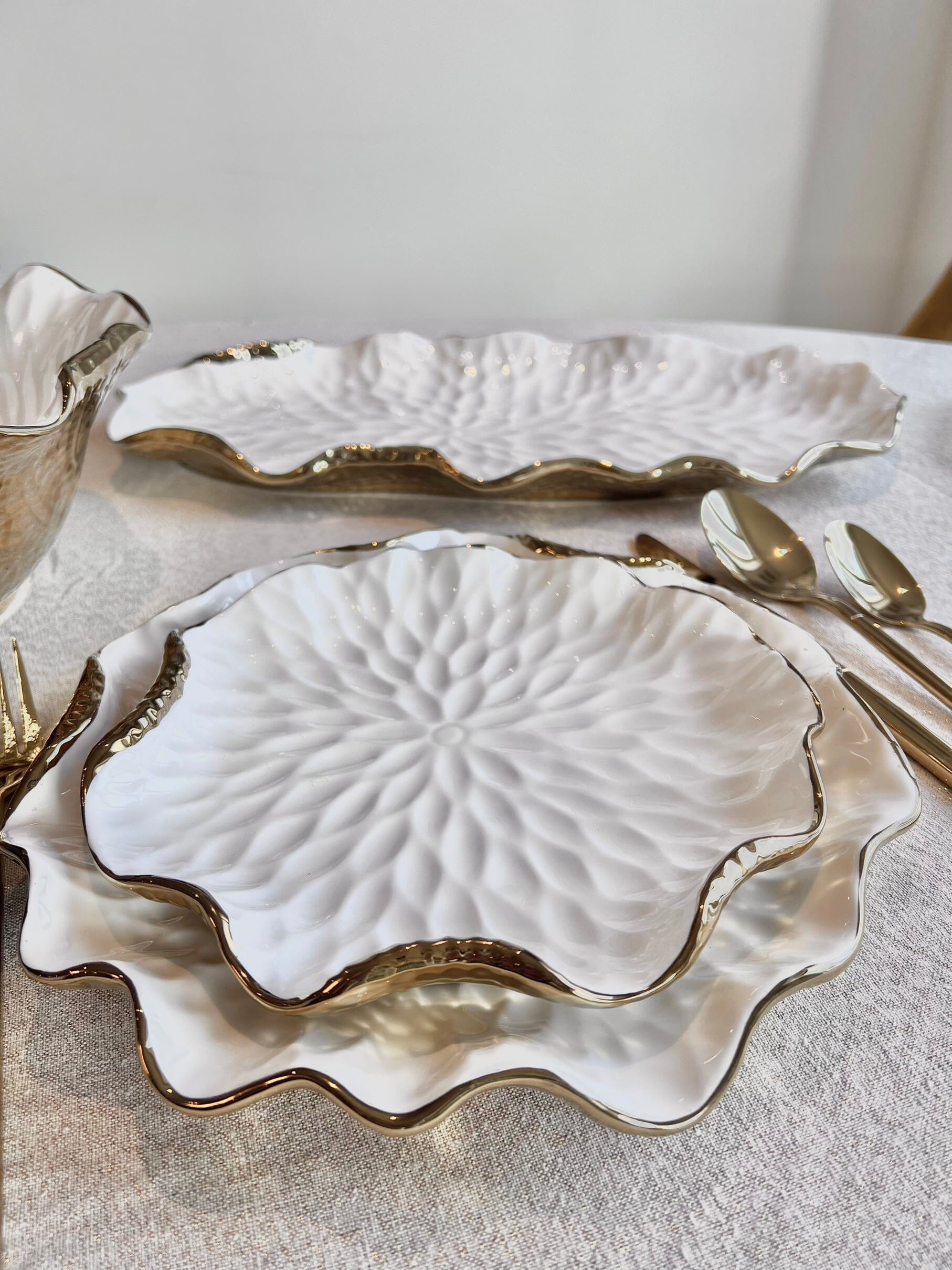 White and Gold Dinner Set New Bone China Gold Scalloped Edge Dinnerware Sets High Class Touch - Home Decor 