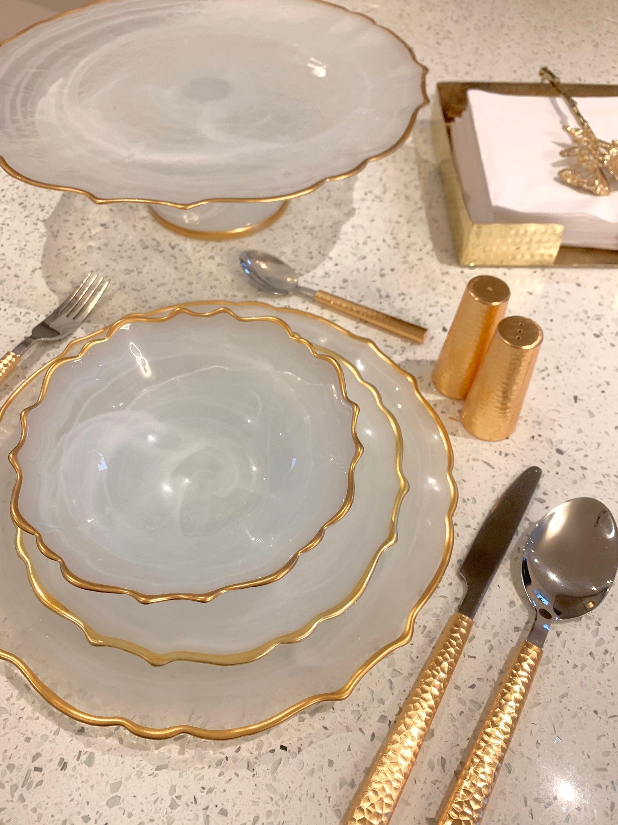 White and hotsell gold dinner plates