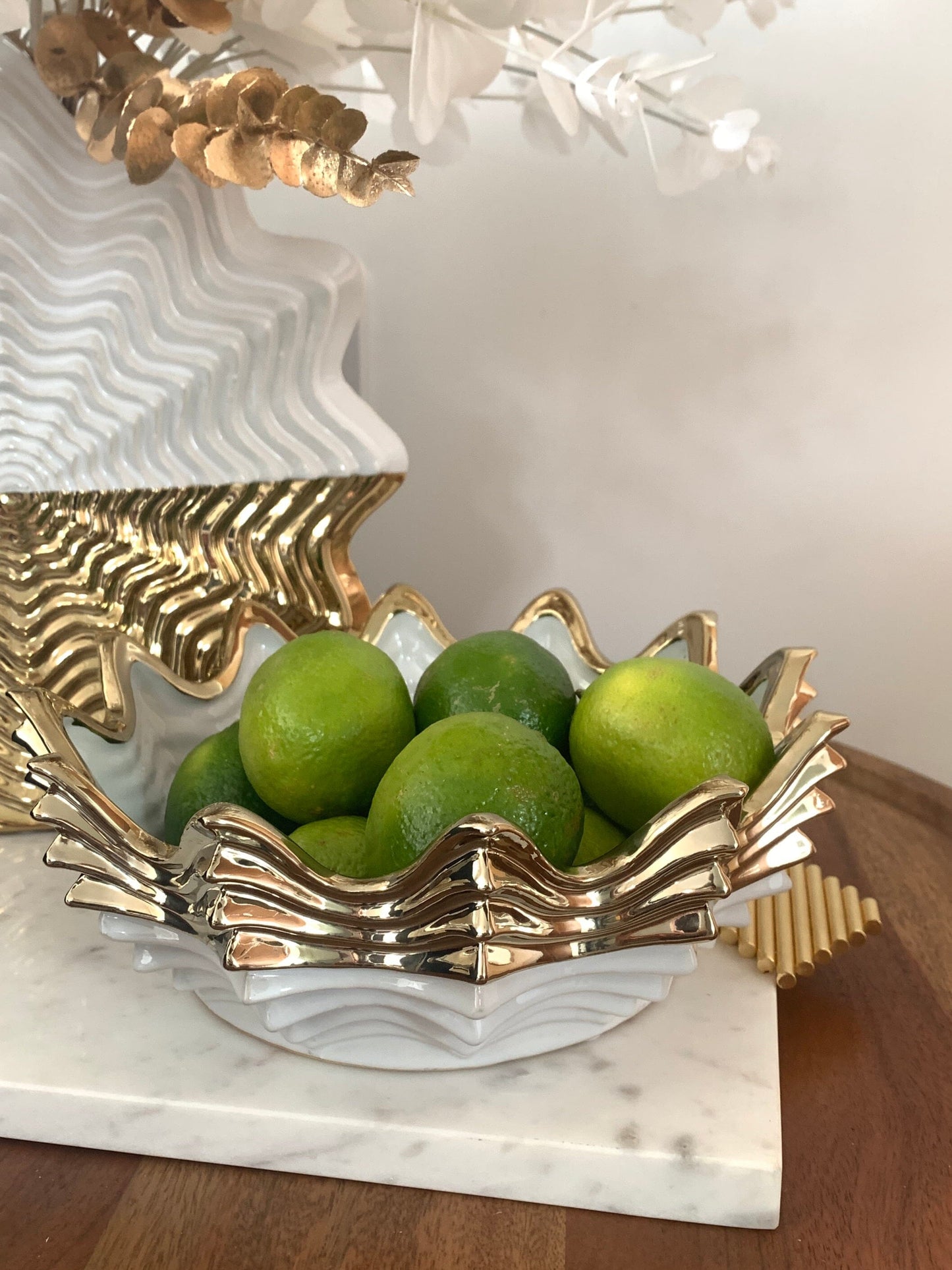  White and Gold Scalloped fruit Bowl Decorative Bowls High Class Touch - Home Decor 