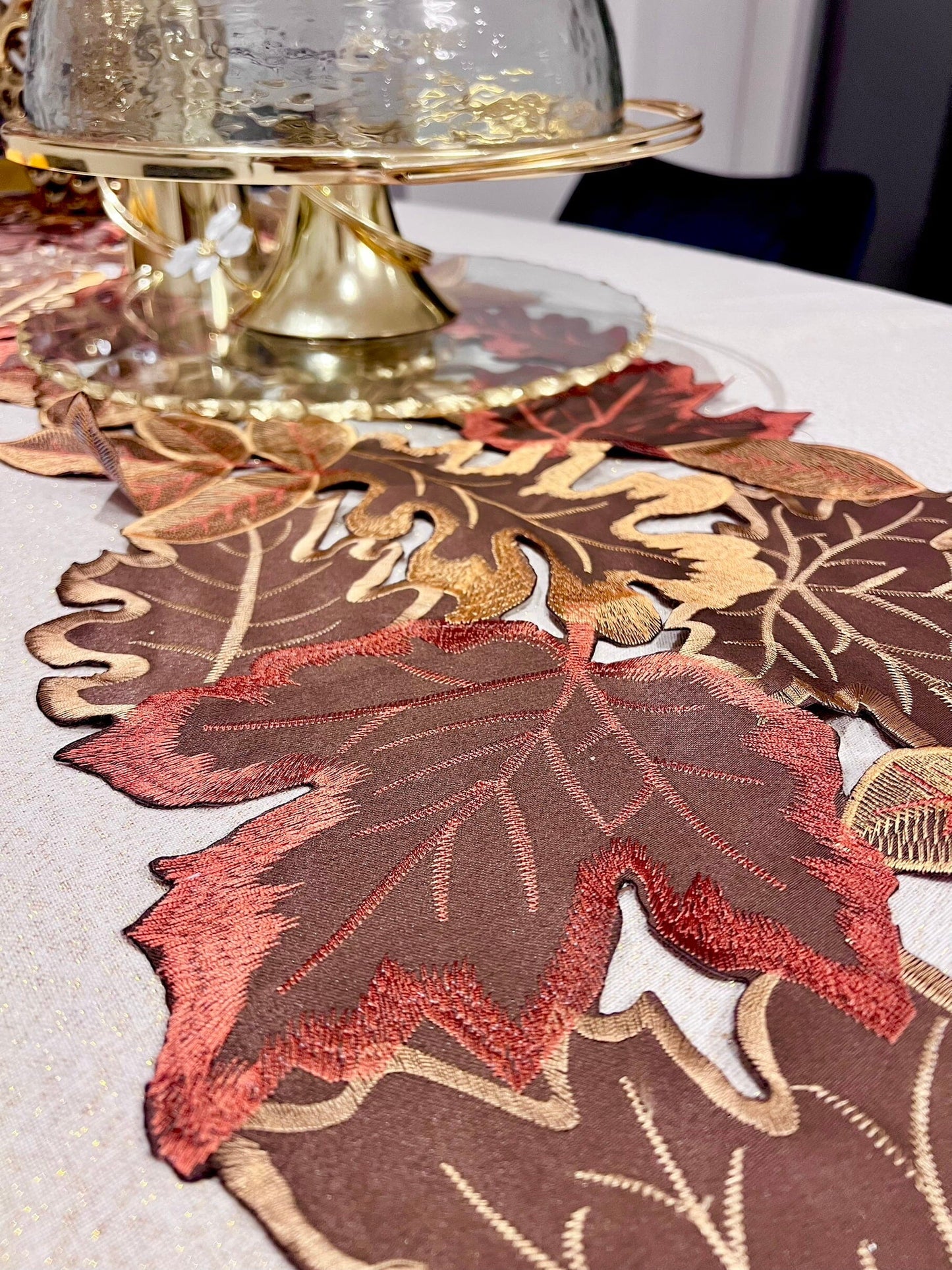 Autumnal Leaf Table Runner Table Runner High Class Touch - Home Decor 