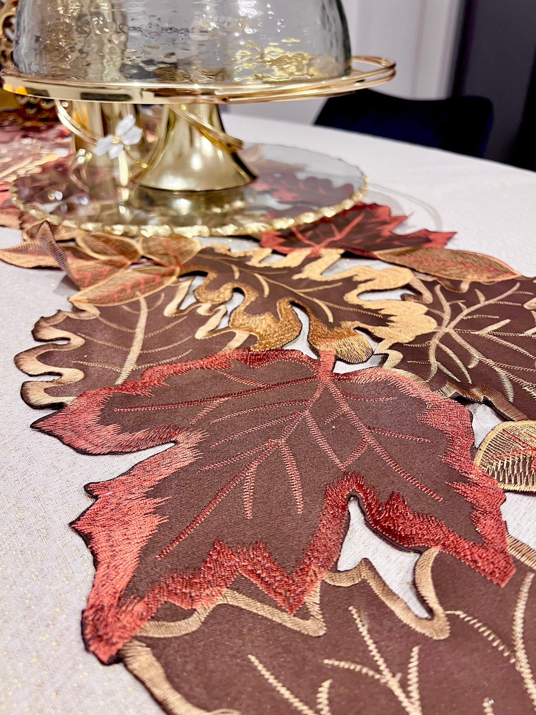 Autumnal Leaf Table Runner Table Runner High Class Touch - Home Decor 