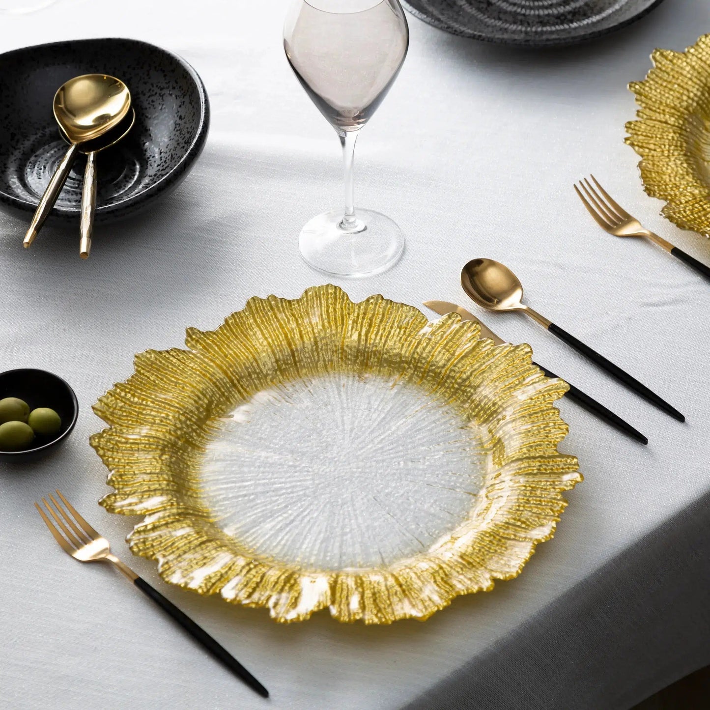 Gold Flower Shaped Chargers - Set Of Four Charger plates High Class Touch - Home Decor 