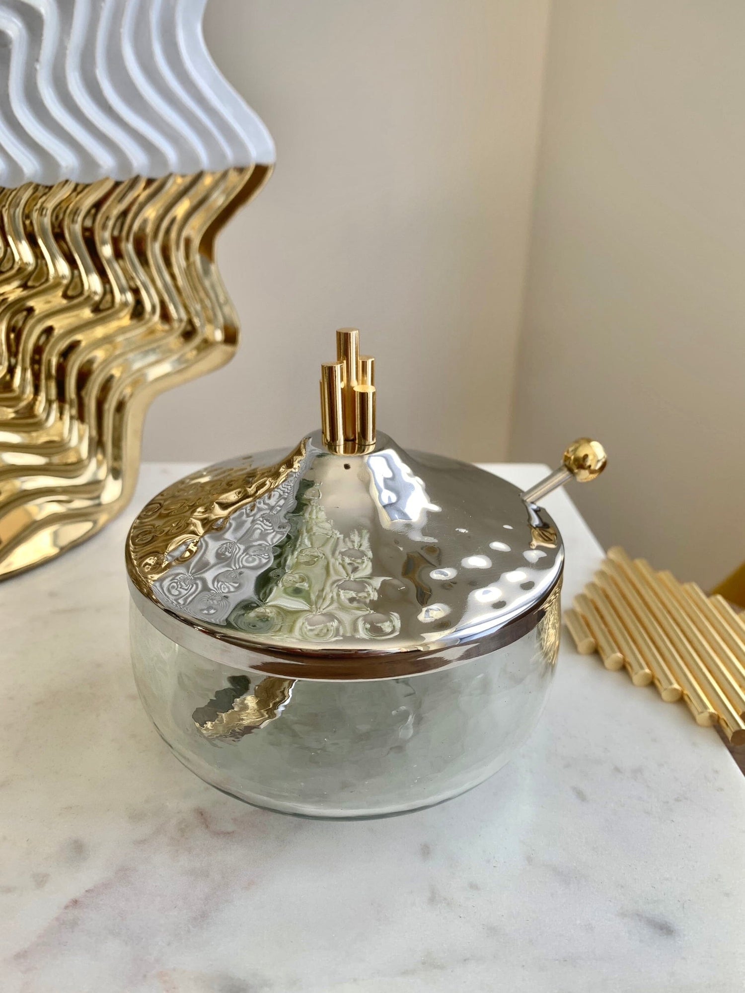 Honey Dish w/ Stainless Steel Lid and Gold Symmetric Design Sugar and Honey Jars High Class Touch - Home Decor 